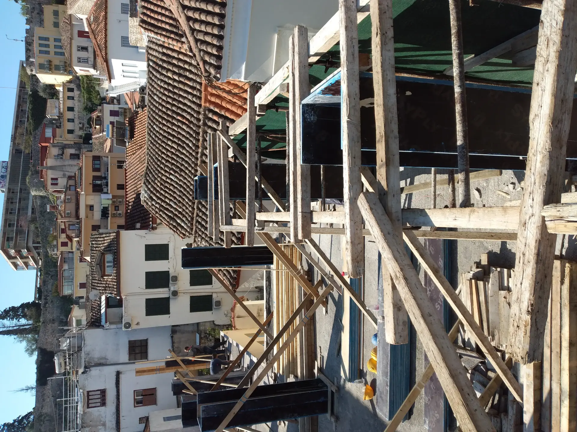 Καθ’ ύψος προσθήκη σε υφιστάμενο κτίριο